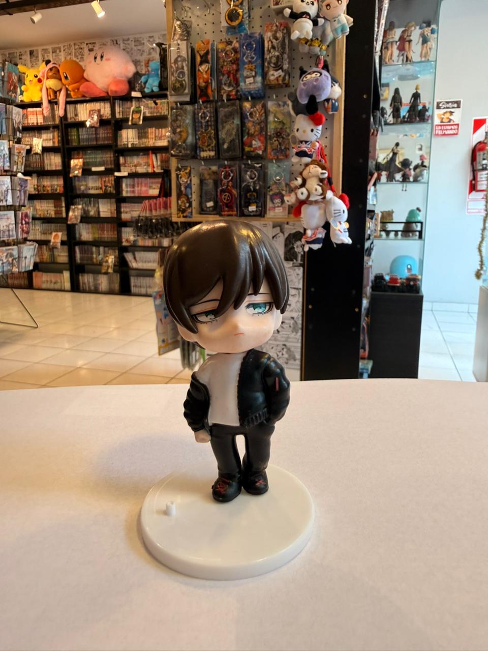 FIGURA CHIBI DE RIN ITOSHI CON ATUENDO CASUAL