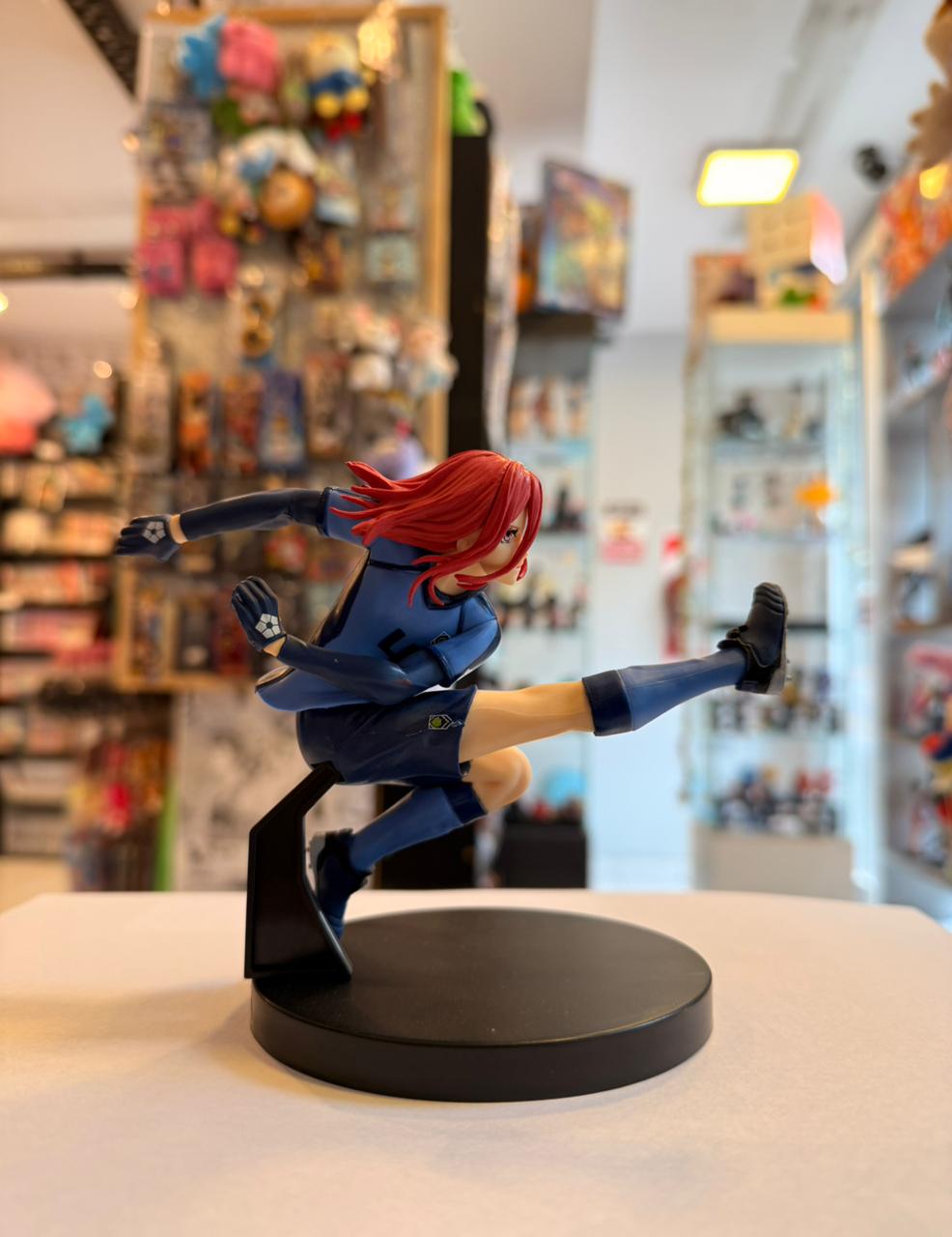 FIGURA DE CHIGIRI HYOMA PATEANDO BALON foto 2