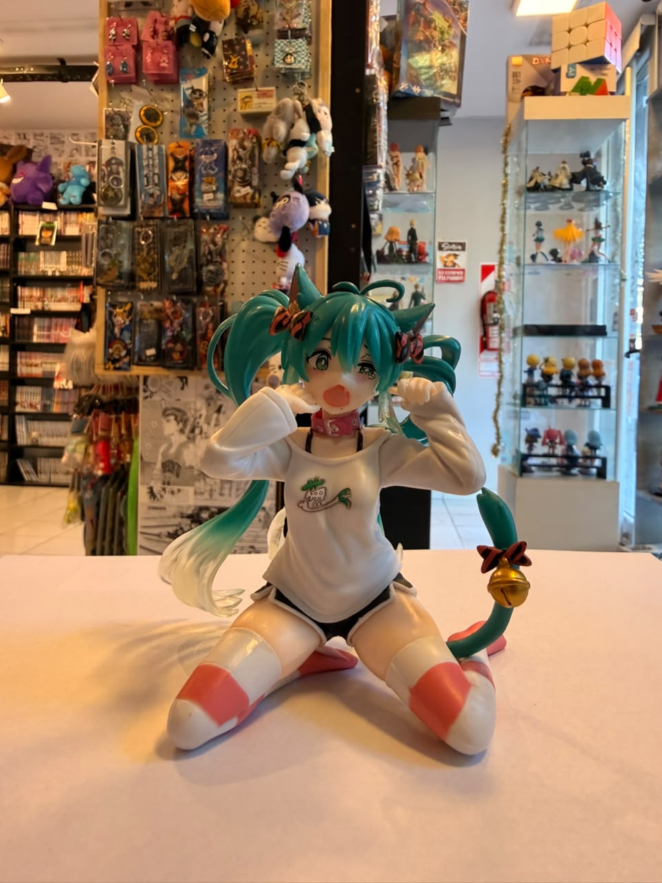 FIGURA DE MIKU VERSION "CAT EAR T-SHIRT"