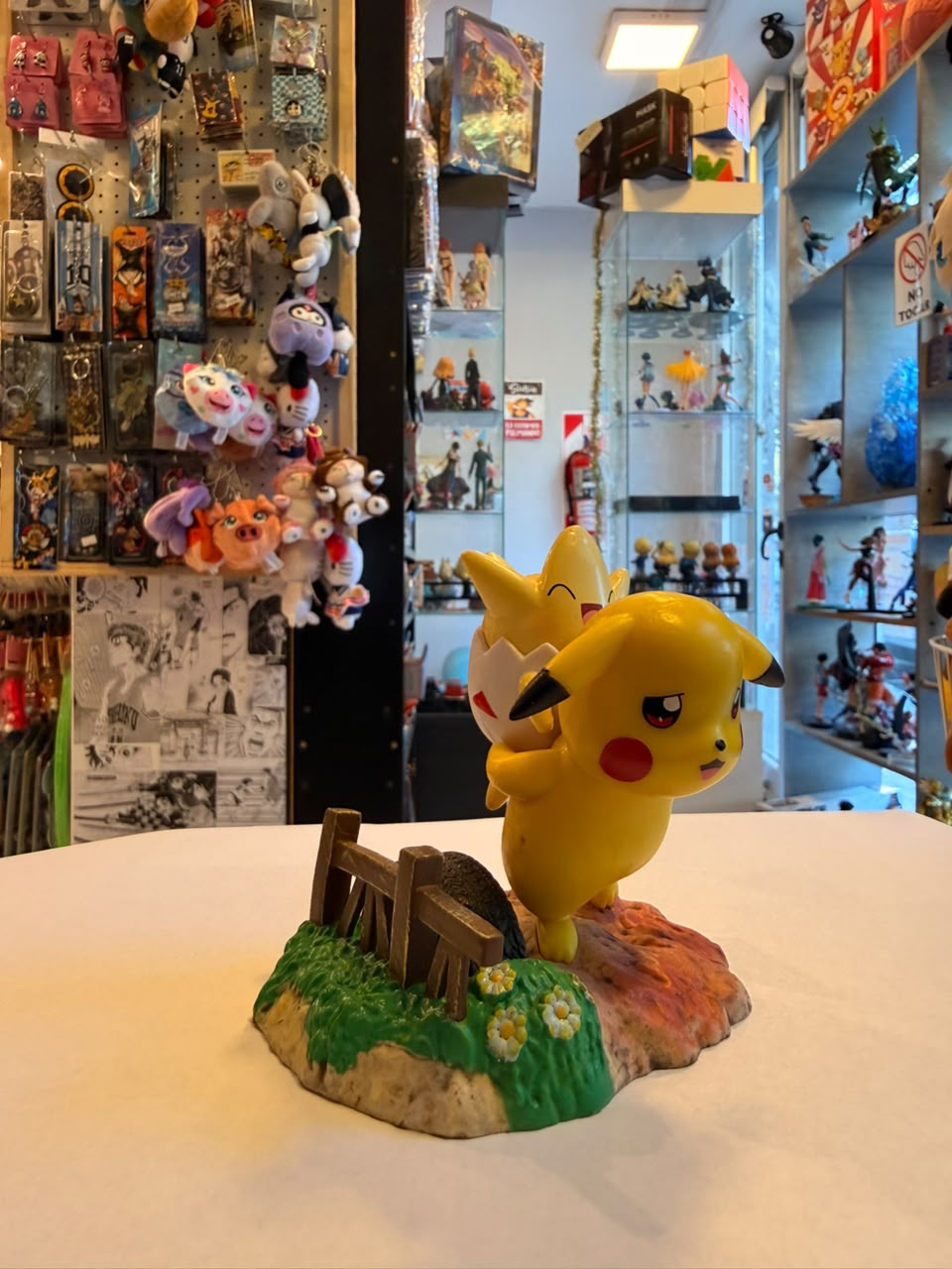 FIGURA DIORAMA DE PIKACHU Y TOGEPI foto 2