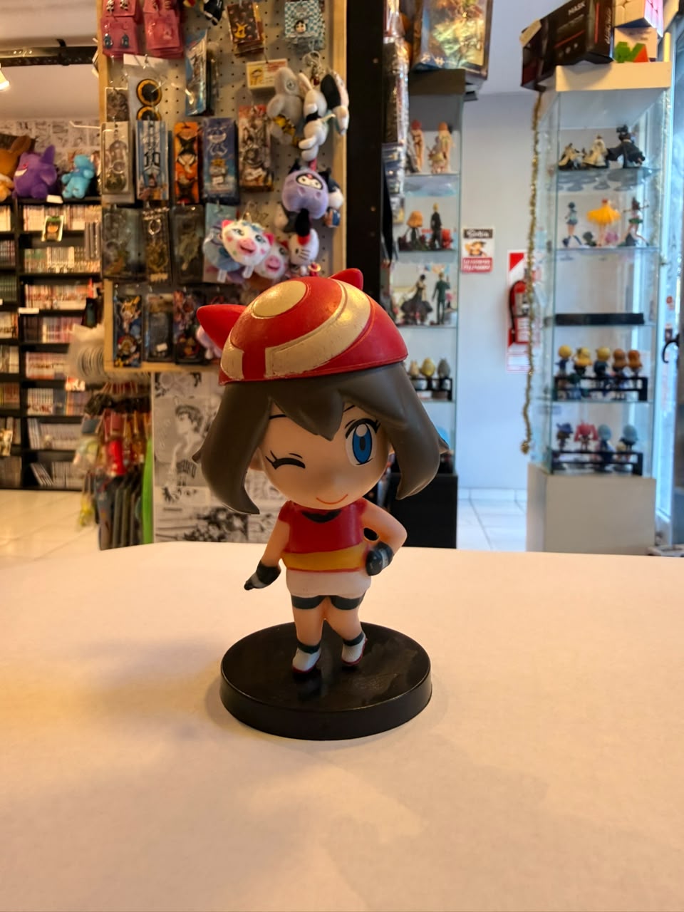 FIGURA CHIBI DE MAY ENTRENADORA POKEMON