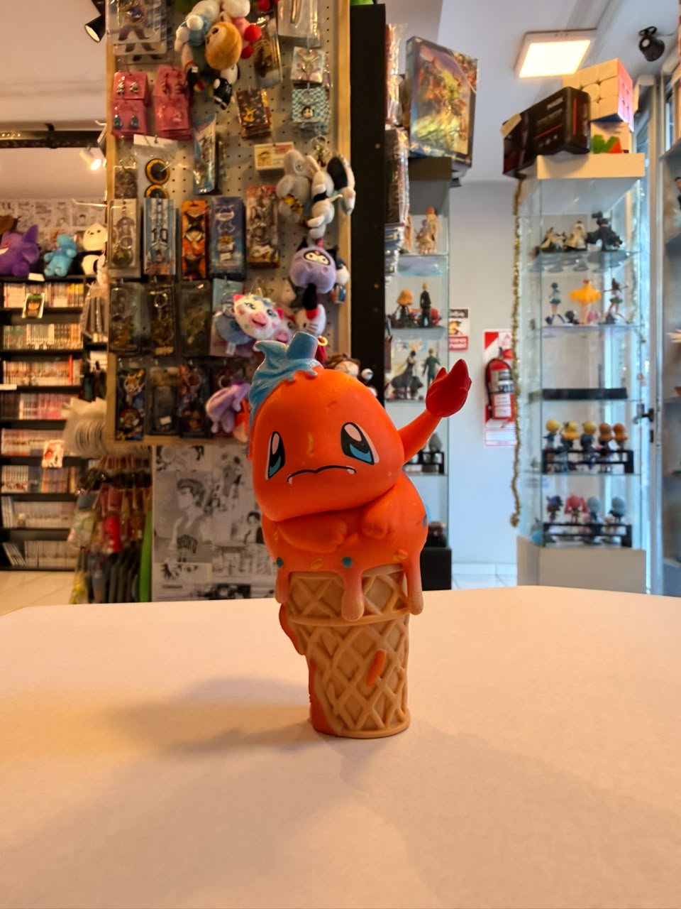 FIGURA DE CHARMANDER COMO HELADO DERRETIDO