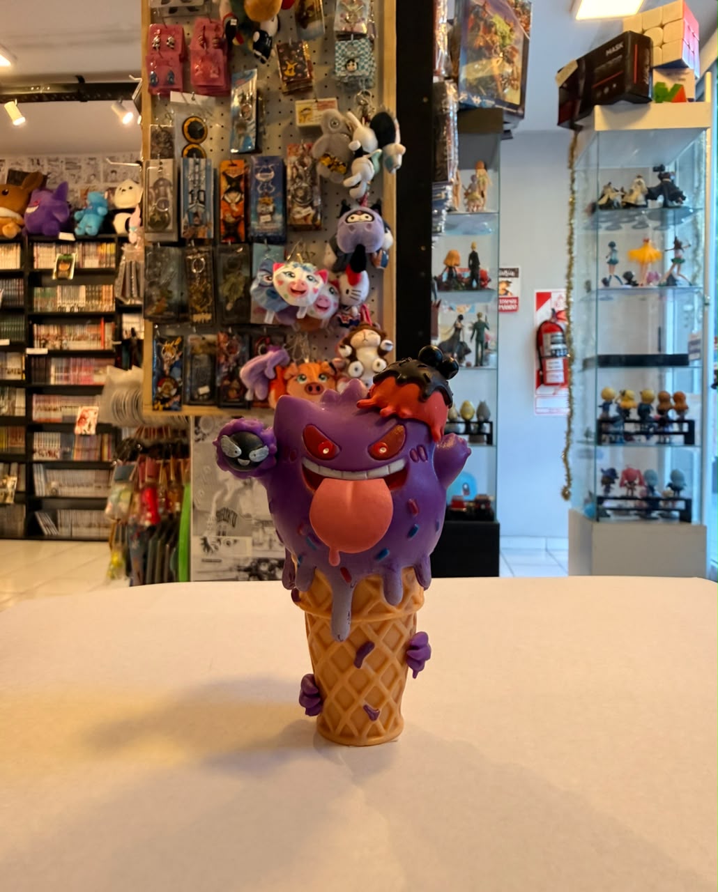 FIGURA DE GENGAR COMO HELADO DERRETIDO