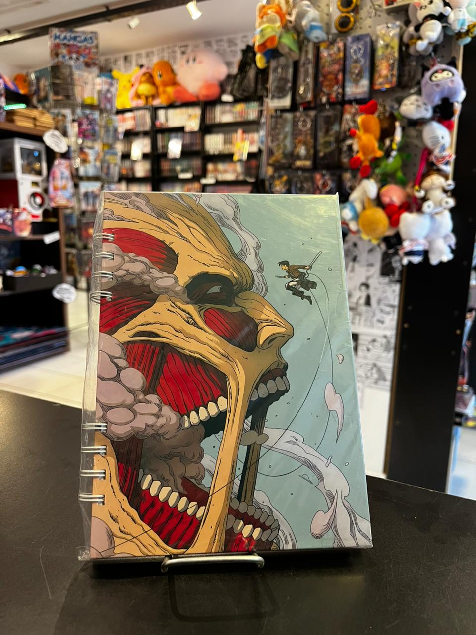 CUADERNO LISO ATTACK ON TITAN A5
