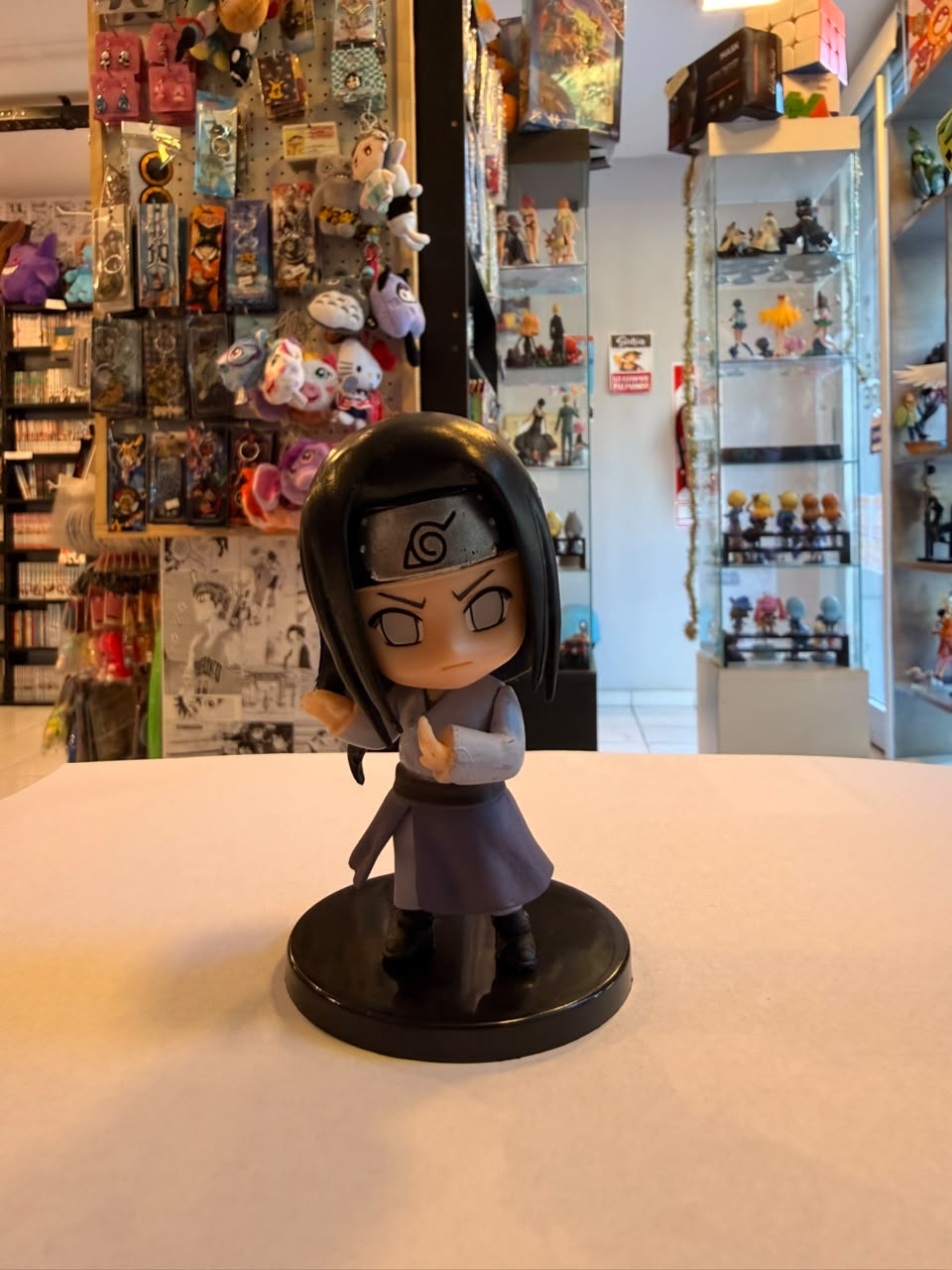 FIGURA CHIBI DE NEJI ATUENDO CLASICO
