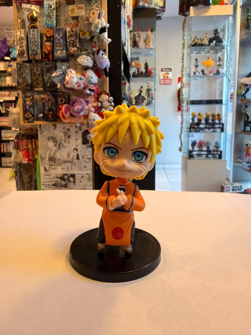 FIGURA CHIBI DE NARUTO CON KIMONO NARANJA