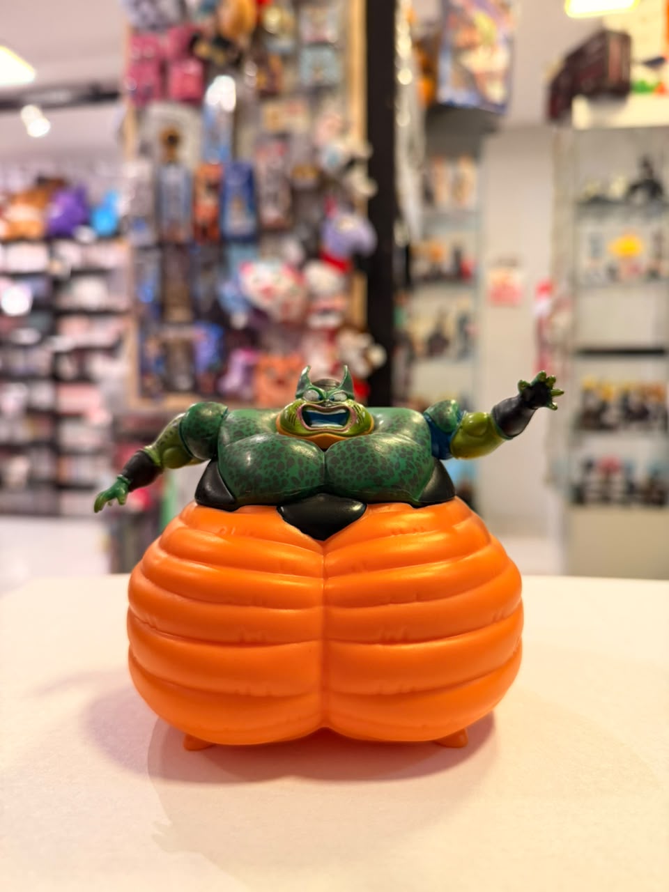 FIGURA DE CELL EN SU FORMA AUTODESTRUCTIVA