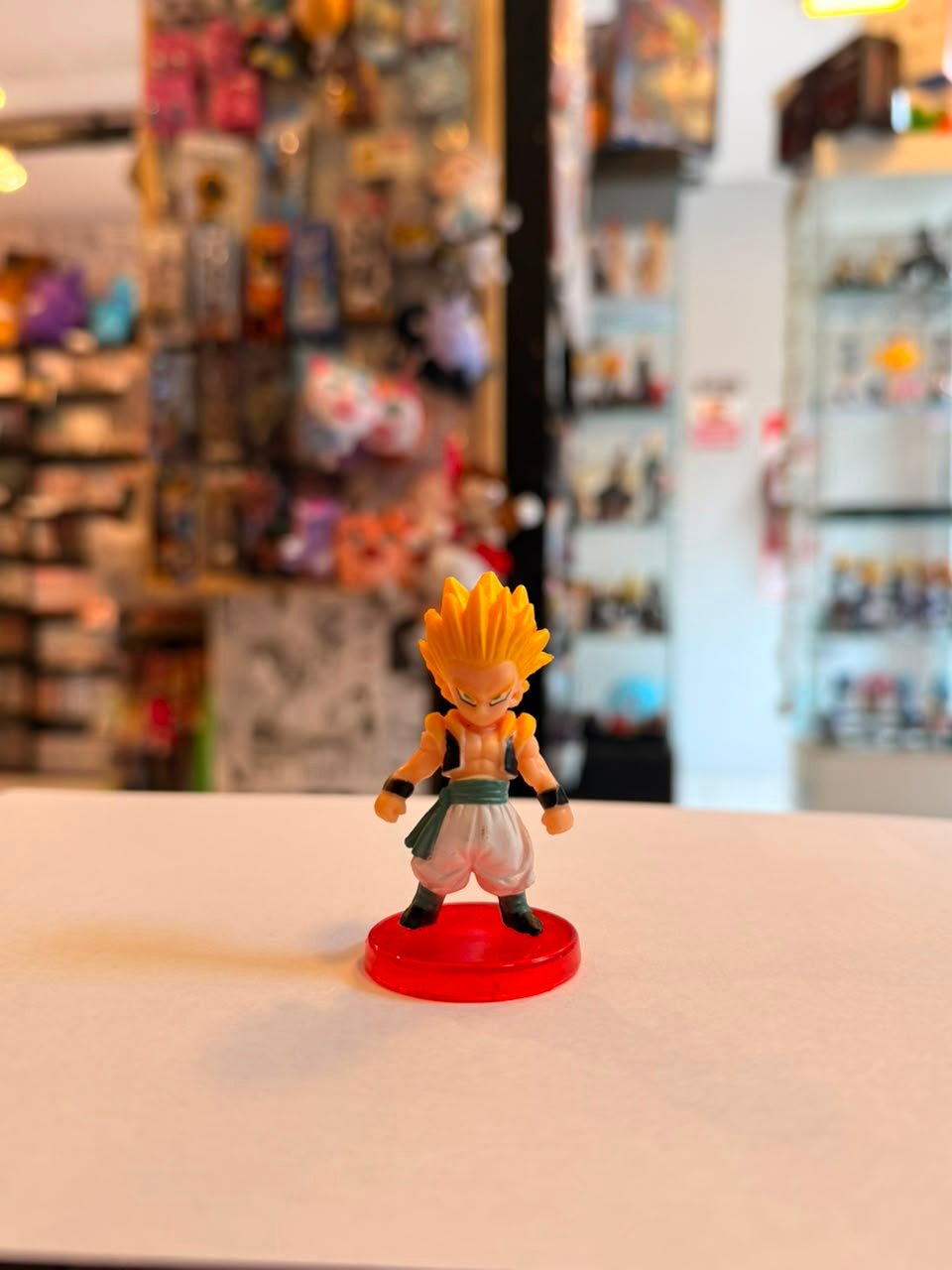 FIGURA GASHAPON DE GOTENKS FORMA SUPER SAIYAN 3
