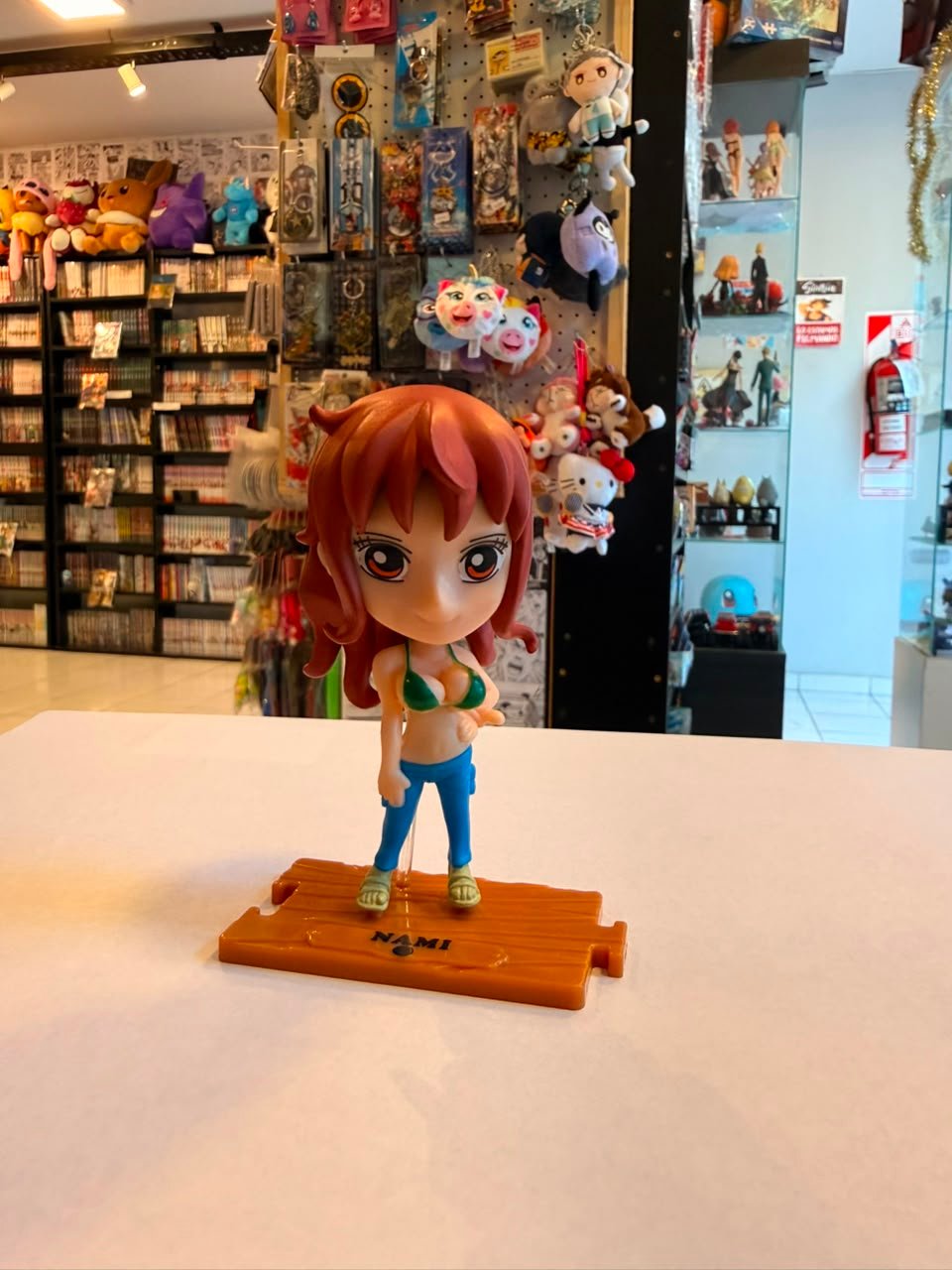 FIGURA CHIBI DE NAMI ESTILO ROMPECABEZAS