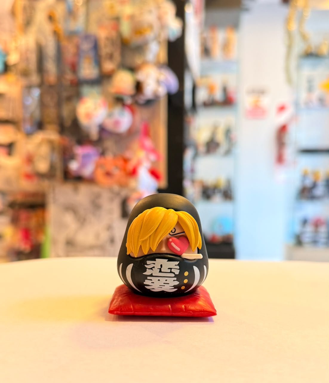 FIGURA GASHAPON DE DARUMA SANJI