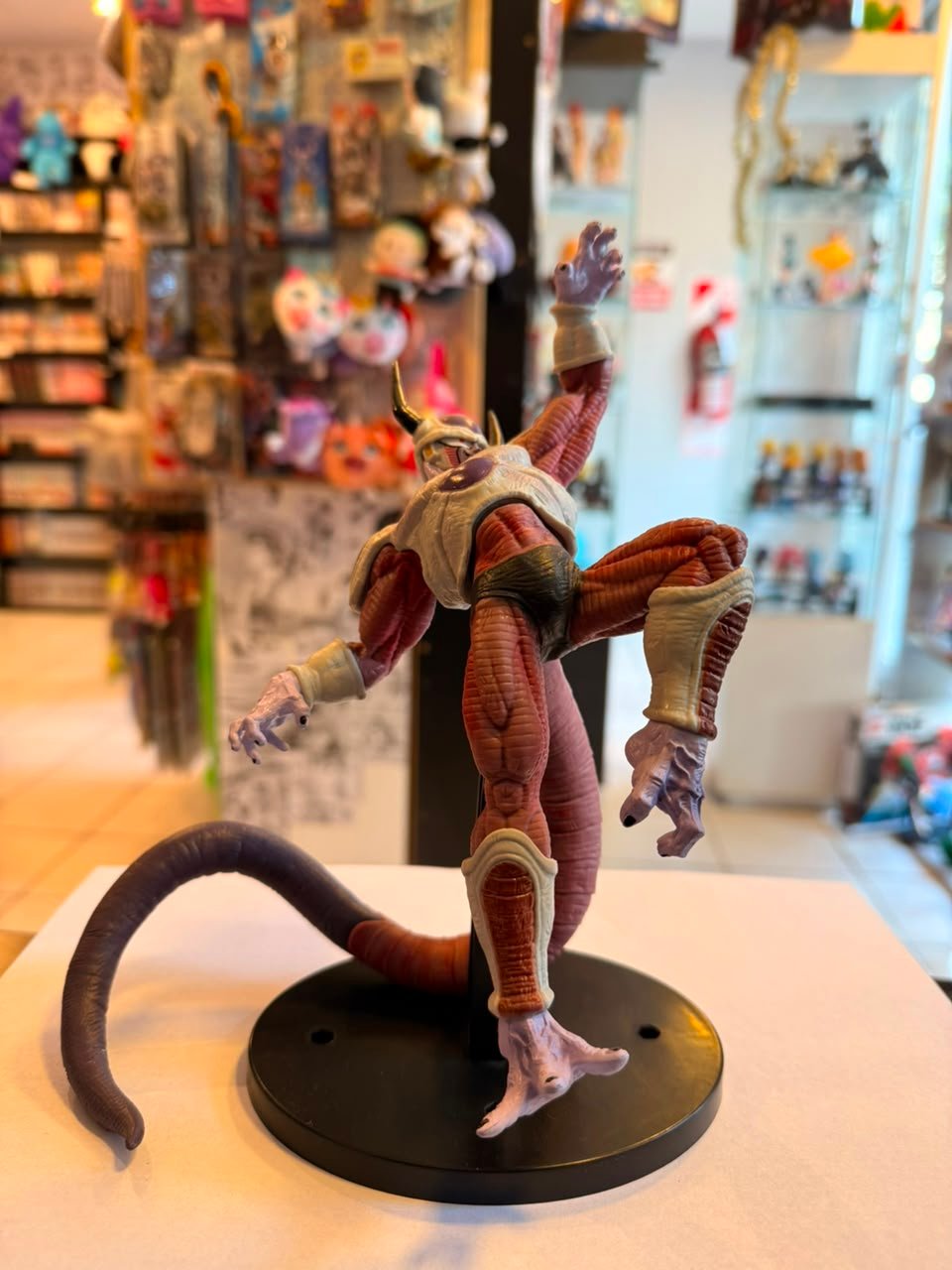 FIGURA DE FREEZER EN SU SEGUNDA FORMA