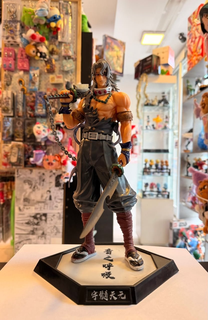 FIGURA DE TENGEN UZUI CON SUS ESPADAS GEMELAS