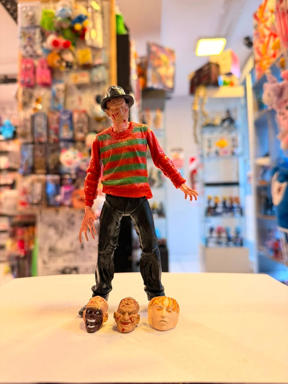 FIGURA DE FREDDY KRUEGER CON PIEZAS DESMONTABLES