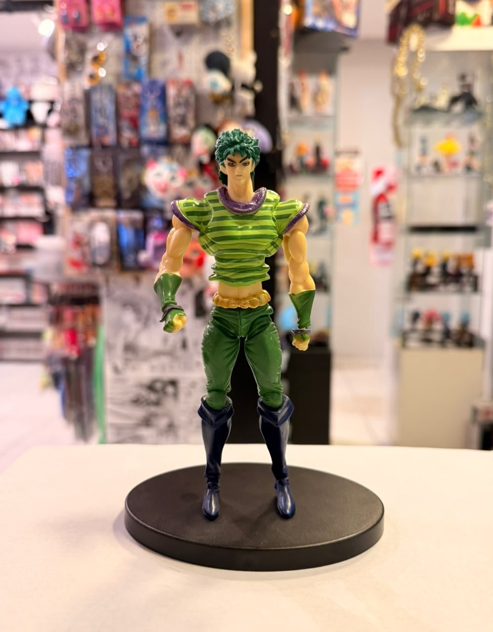FIGURA DE JONATHAN JOESTAR LINEA SUPER ACTION STATUE