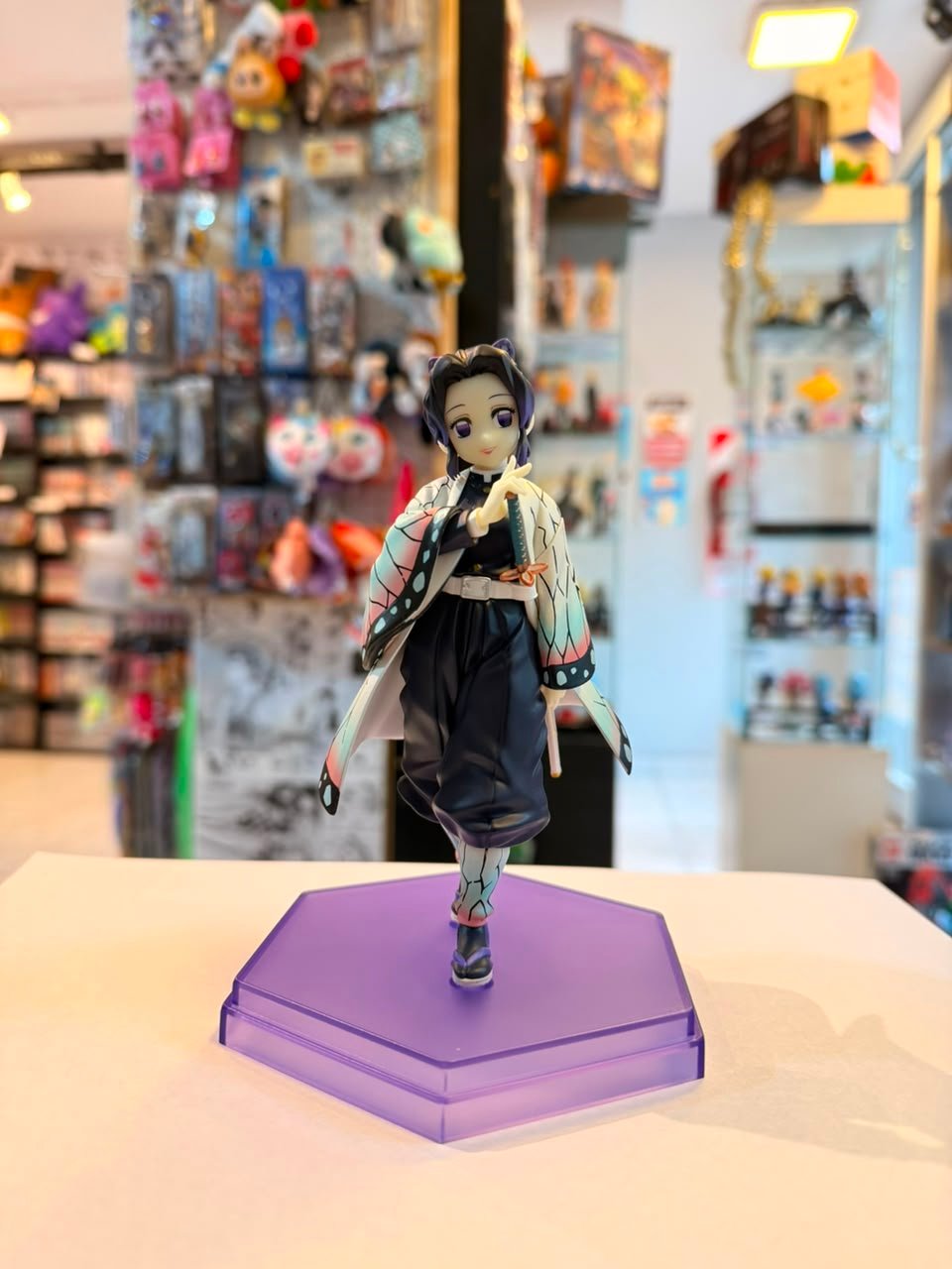 FIGURA DE SHINOBU KOCHO CON SU HAORI