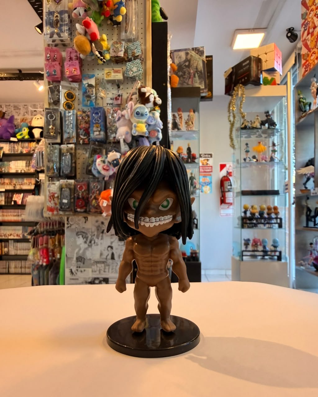 FIGURA CHIBI DE EREN YEAGER EN SU FORMA DE TITAN DE ATAQUE