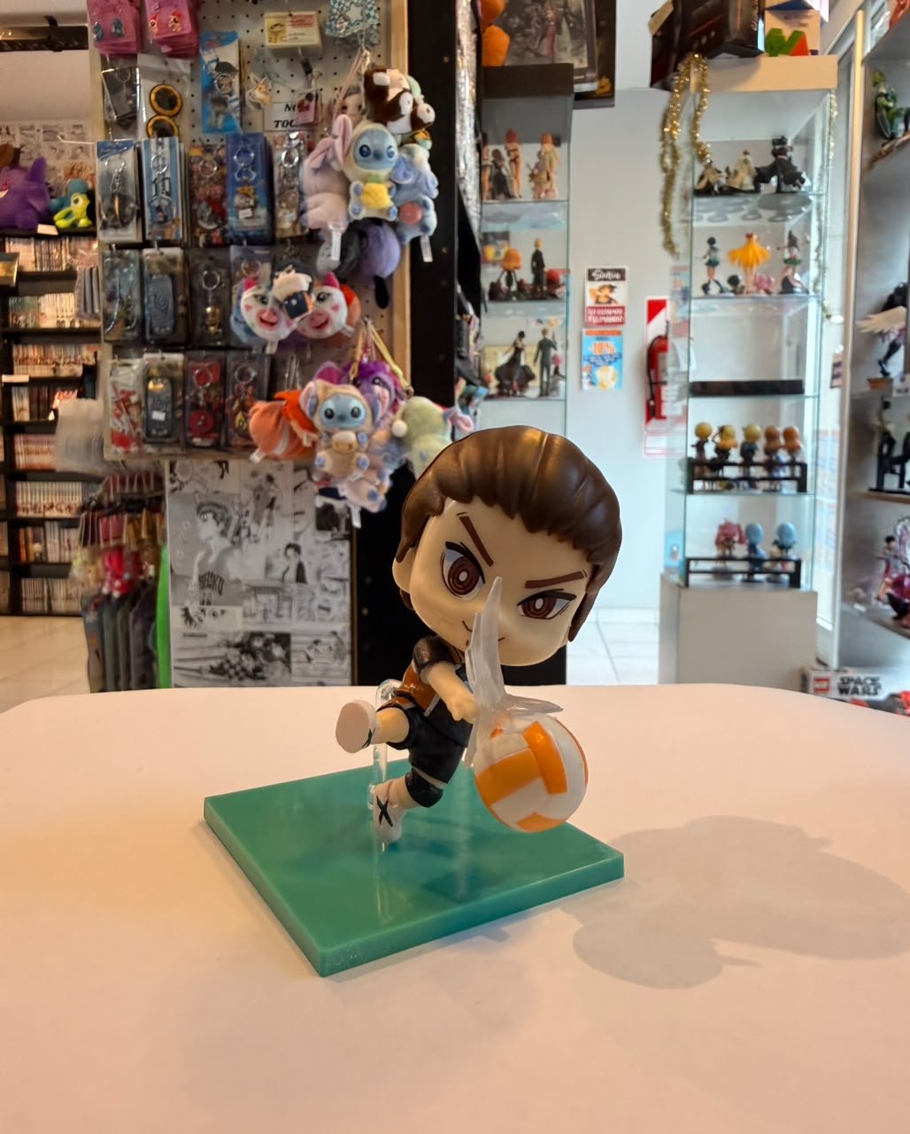 FIGURA CHIBI DE ASAHI AZUMANE LINEA SURPRISE DE ORANGE ROUGE