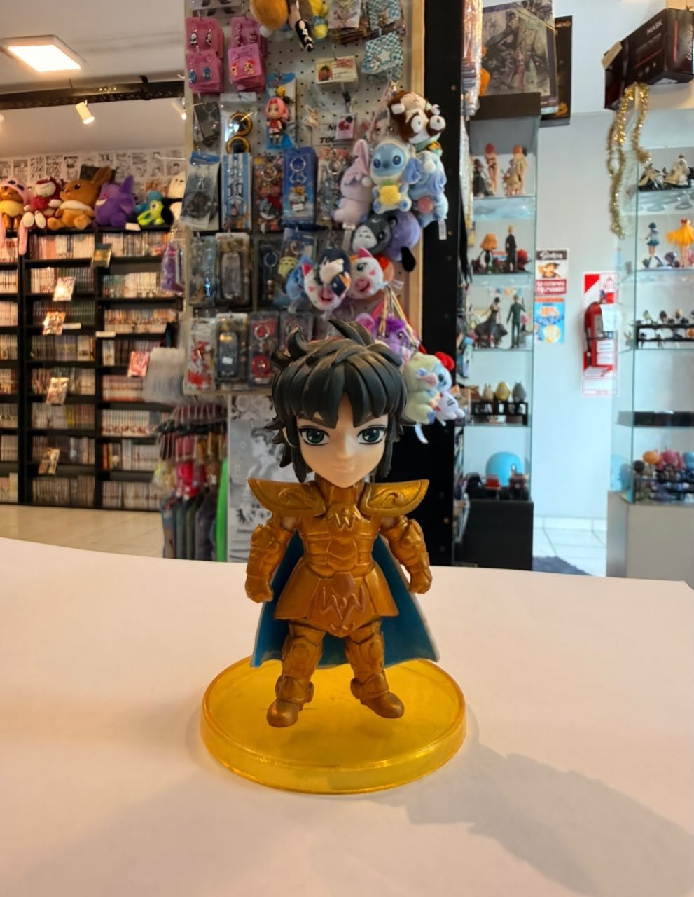 FIGURA CHIBI DE IKKI DE FENIX DORADO