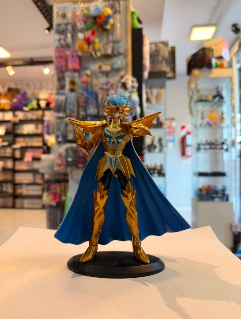 FIGURA DE MASCARA DE MUERTE DE CANCER DORADO