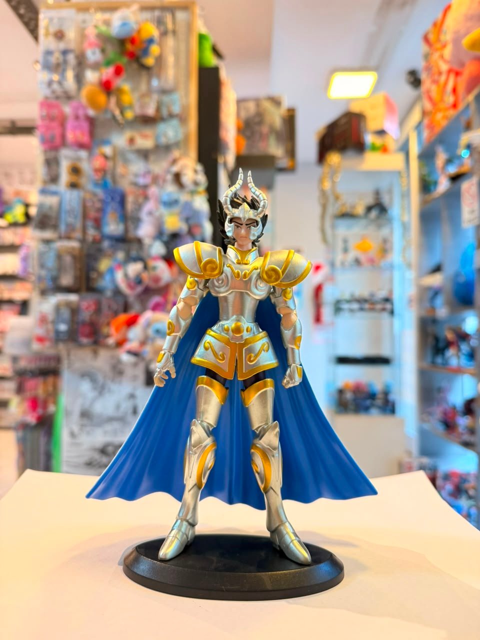 FIGURA DE SHURA DE CAPRICORNIO DORADO