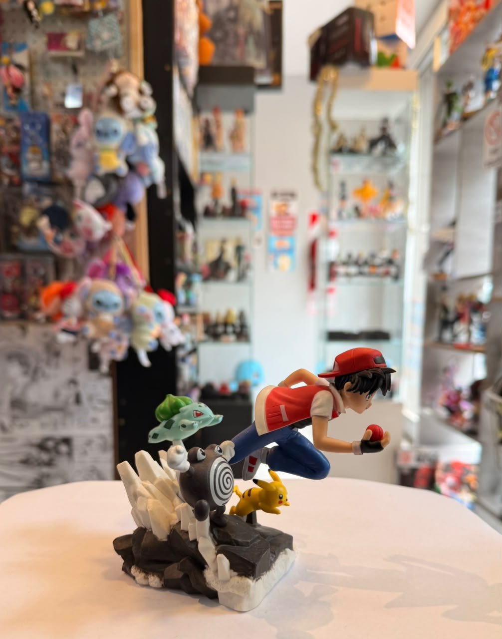 FIGURA DE ASH CON PIKACHU, BULBASAUR Y POLIWHIRL foto 2