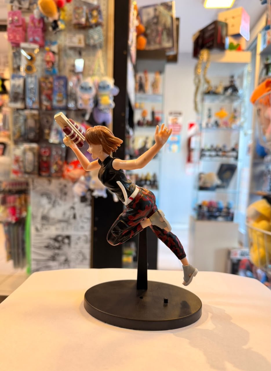 FIGURA DE NOBARA EN POSE DINAMICA DE COMBATE foto 2
