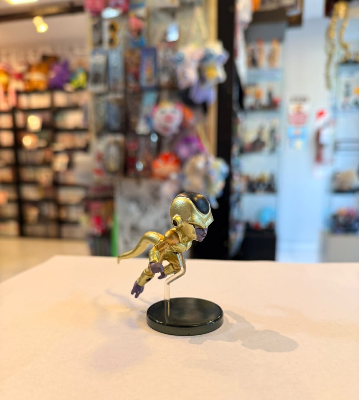 FIGURA GASHAPON DE GOLDEN FREEZER LINEA WCF