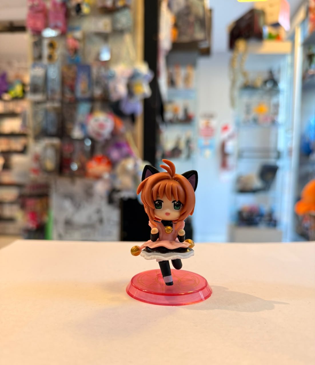 FIGURA GASHAPON DE SAKURA KINOMOTO CON TRAJE DE GATITA