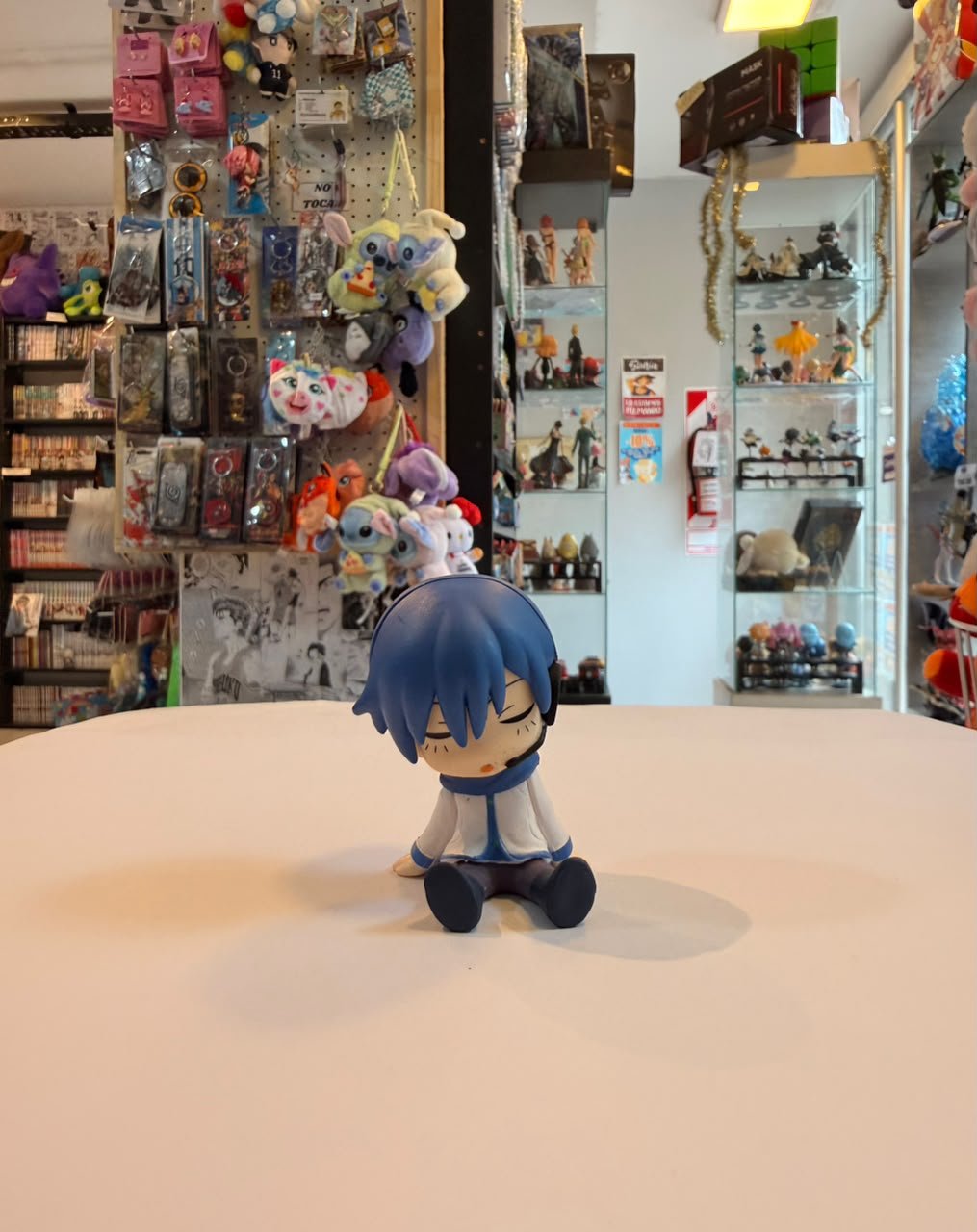 FIGURA GASHAPON DE KAITO DURMIENDO