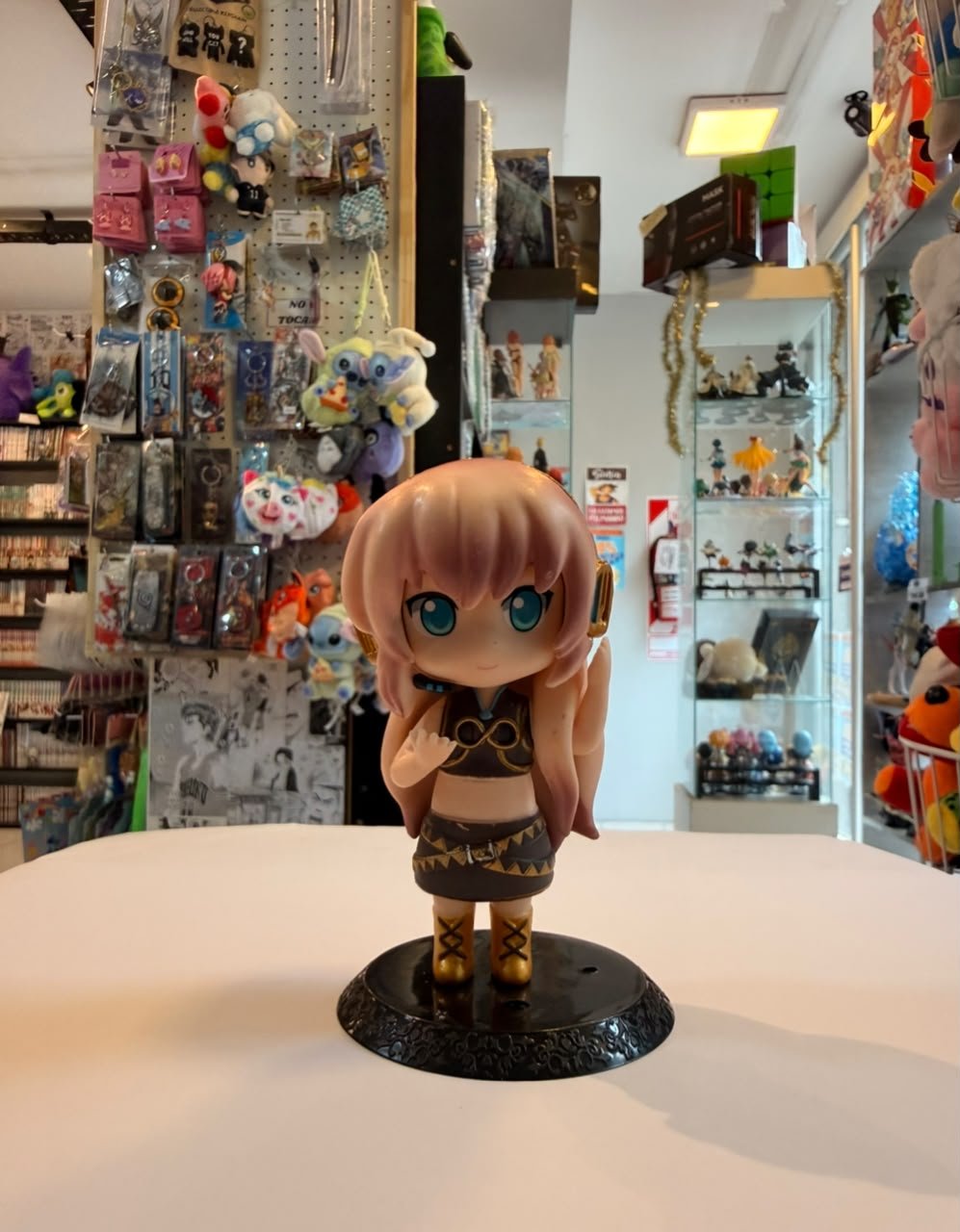 FIGURA CHIBI DE MEGURINE LUKA