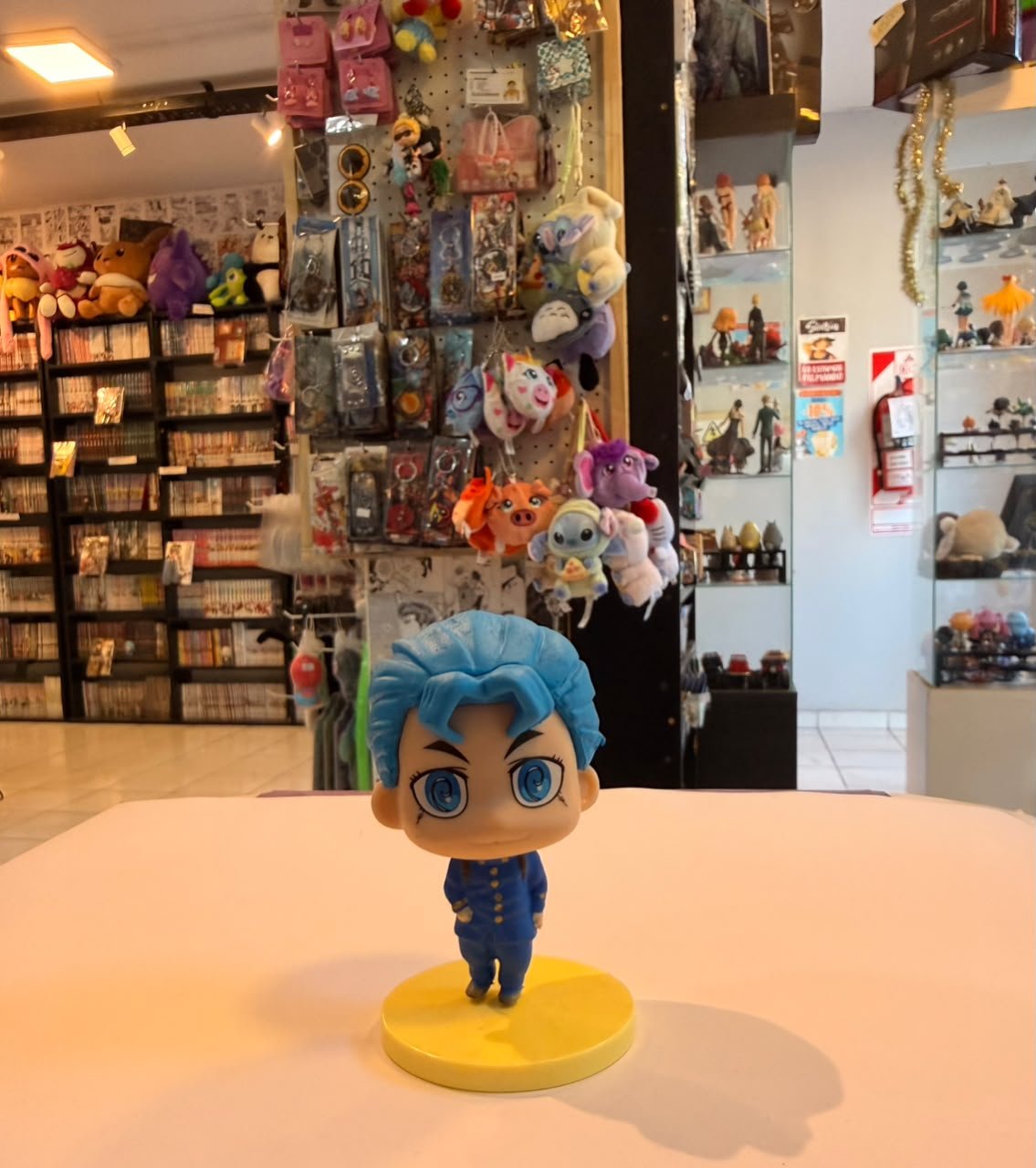 FIGURA GASHAPON DE KOICHI HIROSE CON TRAJE AZUL