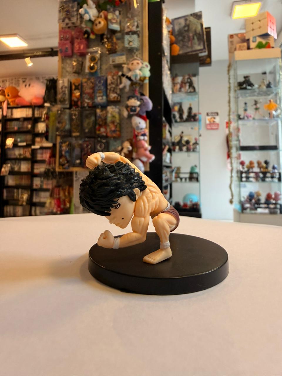 FIGURA GASHAPON DE BAKI HANMA foto 2